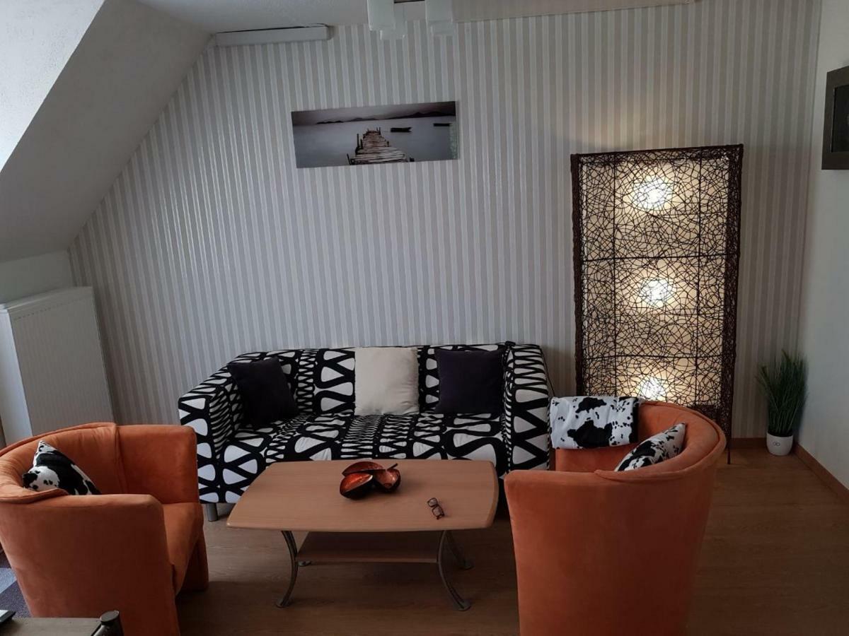 Heimathafen Apartment Neufolstenhausen ภายนอก รูปภาพ